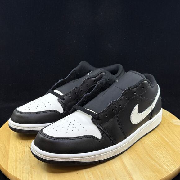 Nike Air Jordan 1 Low Black Summit White Sneaker Men's Shoe Size 9 553558-043 - Picture 2 of 7